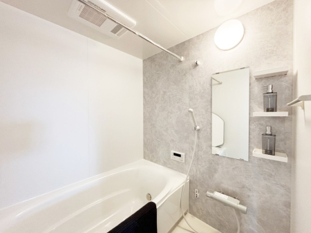 ���� ����̔�������Ă���閾�邢�������̂���o�X���[��