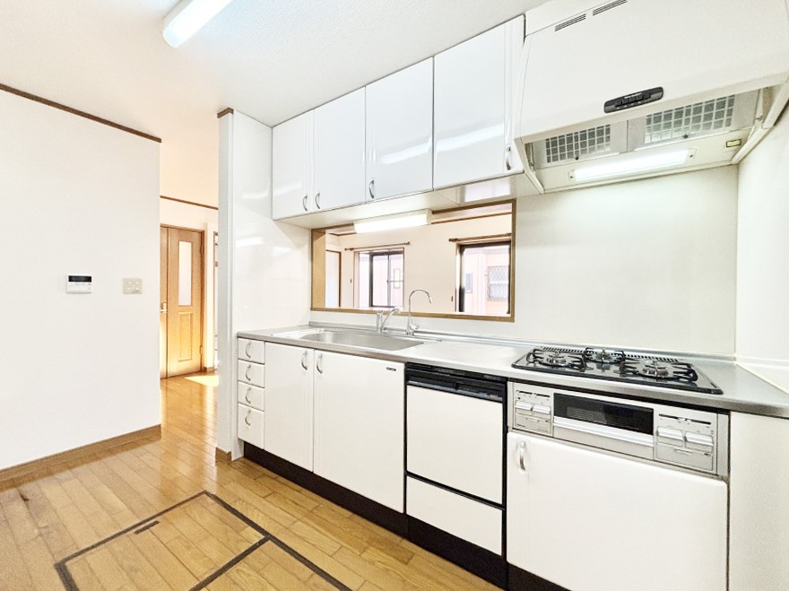 �L�b�`�� �������������I�ɁA�y�����I�V�X�e���L�b�`��