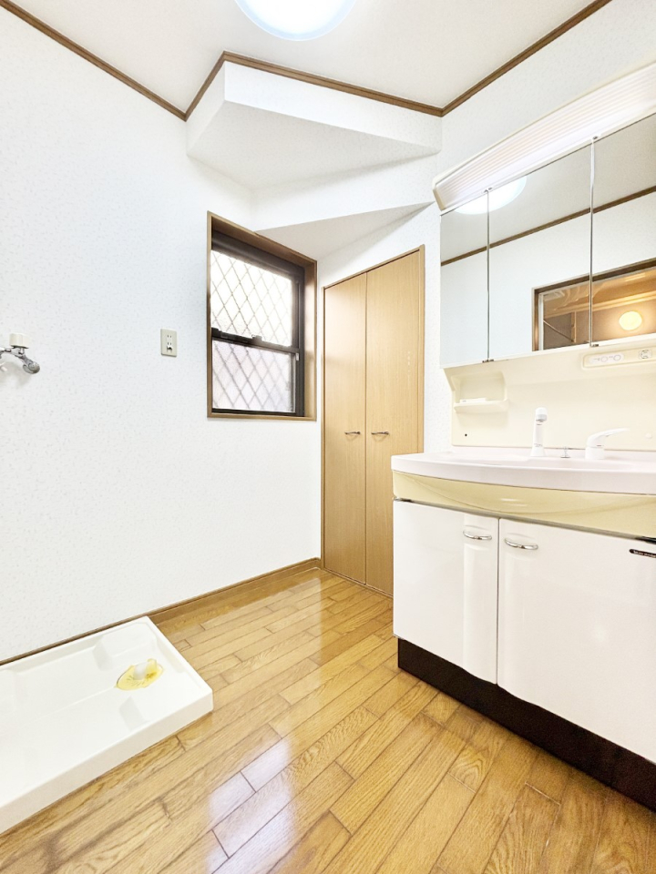 ���ʑ�E���ʏ� ������������ʉ��ώ��Œ��̐g�x�x�����K