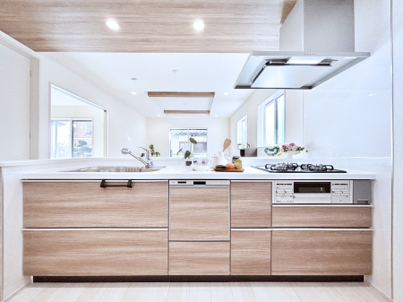 �L�b�`�� ���r���O�����n����l�C�̃J�E���^�[�L�b�`���B �Ƒ��������Ȃ���Ǝ������邱�Ƃ��ł��܂��B