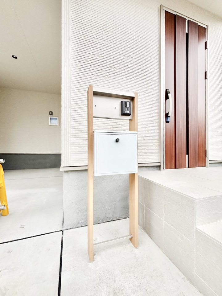 ���̑� �\�D�E�C���^�[�z���E�|�X�g���ЂƂɏW��