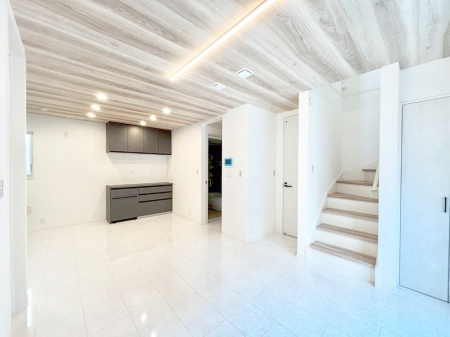 ���̑����� ���r���O�K�i�A������؂ȉƑ��ƃR�~���j�P�[�V�������Ƃ��Ƒ��v���̊Ԏ��