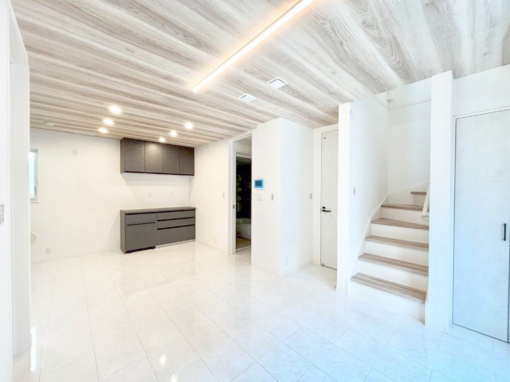 ���̑����� ���r���O�K�i�A������؂ȉƑ��ƃR�~���j�P�[�V�������Ƃ��Ƒ��v���̊Ԏ��