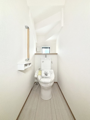 �g�C�� �g�C����1�K��2�K���ꂼ��ɔz�u����Ă��ĂƂĂ��֗��ł��B 