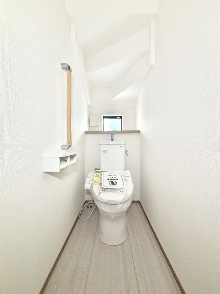 �g�C�� �g�C����1�K��2�K���ꂼ��ɔz�u����Ă��ĂƂĂ��֗��ł��B 