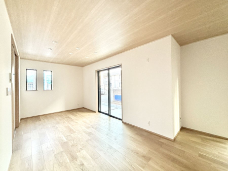 ���̑����� �傫�ȑ����炽���Ղ�̗z���ƕ����������郊�r���O  