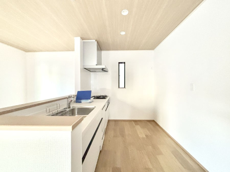 �L�b�`�� ��Ƃ肠��L�b�`���ł͂��Ƒ��Ɗy�������������ł��܂��B