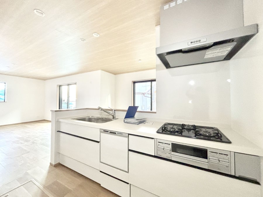 �L�b�`�� ���������Ȃ���ł����Ƒ��Ƃ̉�b���y���߂�ΖʃL�b�`��