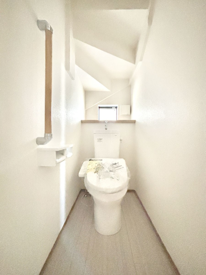 �g�C�� �g�C����1�K��2�K���ꂼ��ɔz�u����Ă��ĂƂĂ��֗��ł��B 