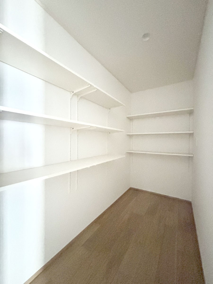 ���̑����� �L�b�`���ɂ̓p���g���[�I�H�ނ̃X�g�b�N�͂������A���p�i�̎��[�Ȃǎg�����͂��낢��I