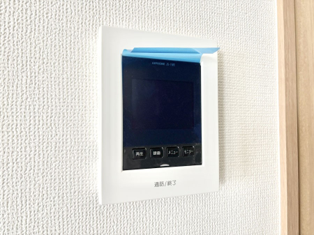 ���̑����� TV���j�^�[�t�C���^�[�t�H�����t���Ă��ăZ�L�����e�B�[��  