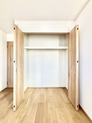 ���[ �����Ղ�̎��[�X�y�[�X�ŉ��K�ɕ�点���� 