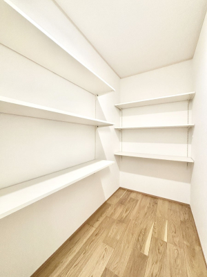 ���̑����� �L�b�`���ɂ̓p���g���[�I�H�ނ̃X�g�b�N�͂������A���p�i�̎��[�Ȃǎg�����͂��낢��I