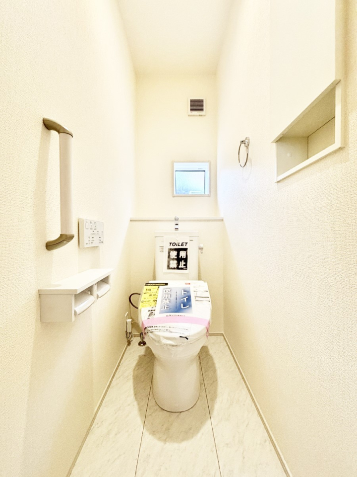 �g�C�� �g�C����1�K��2�K���ꂼ��ɔz�u����Ă��ĂƂĂ��֗��ł��B 