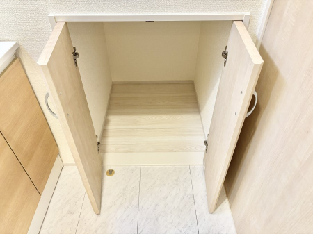 ���ʑ�E���ʏ� ���ʏ��ɂ͊��������[�X�y�[�X������܂��B 