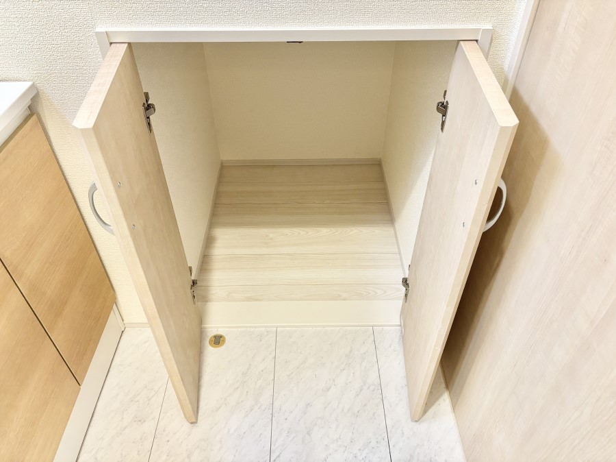 ���ʑ�E���ʏ� ���ʏ��ɂ͊��������[�X�y�[�X������܂��B 