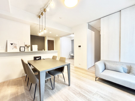 ���r���O �Ƒ������R�ƏW�܂�e���̃X�y�[�X�ɂȂ肻��