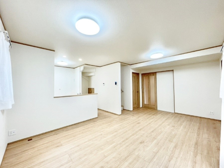 ���̑����� �V���v���ȃf�U�C���Ȃ̂ŃC���e���A���l����̂��y���݂ł��ˁI