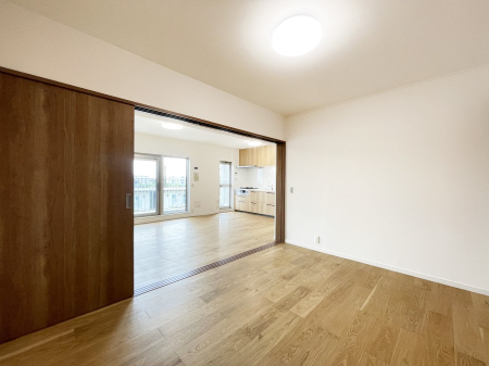 �q������ ����