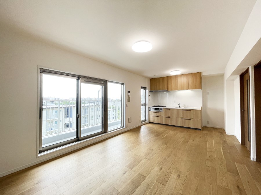 ���r���O ����