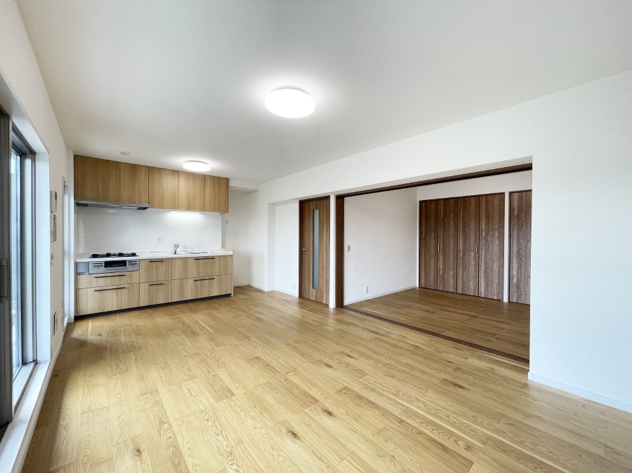 ���r���O ����