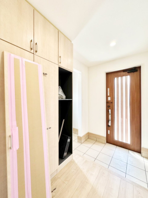 ���� �K���X�X���b�g�̓��������փh�A�������Ɍ���͂��Ă���܂�