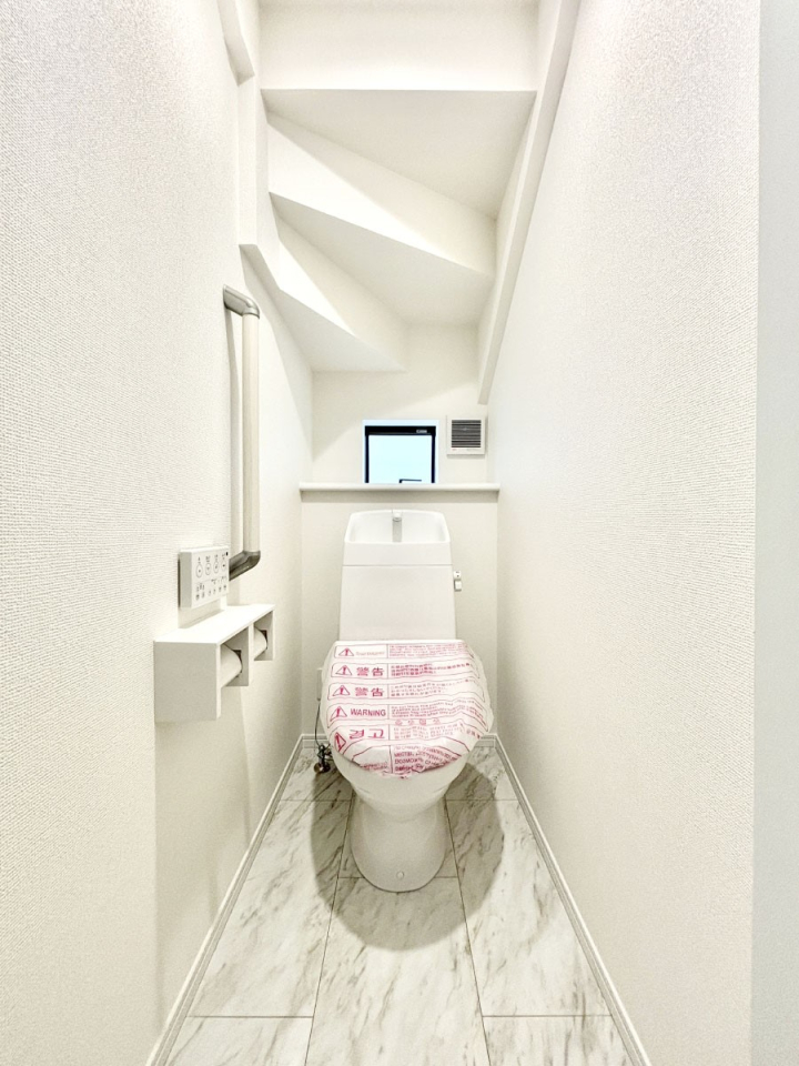 �g�C�� �g�C����1�K��2�K���ꂼ��ɔz�u����Ă��ĂƂĂ��֗��ł��B 