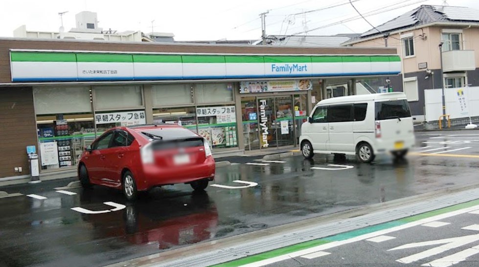 ���ӊ� �R���r�j 240m �t�@�~���[�}�[�g �������܉h�a�ܒ��ړX