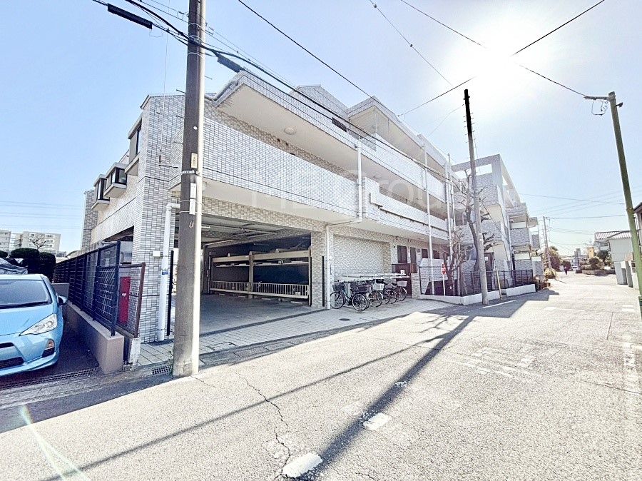 ���n�O�ώʐ^ �O�� �����ɕ֗��Ȓn�ɐL�т₩�ȉƑ��̐������i��`���Z�܂�