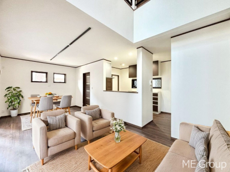 ���r���O �Ƒ��̘a�₩�ȉ�b���������Ă������B�J�����̂��郊�r���O�ł��B���Ƌ��CG�ł�  