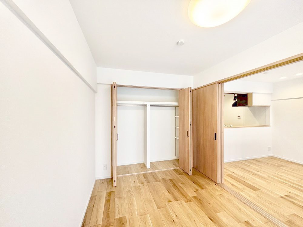 ���̑����� �i�`�������ȃt���[�����O�͂ǂ�ȃC���e���A�ɂ��}�b�`�B  