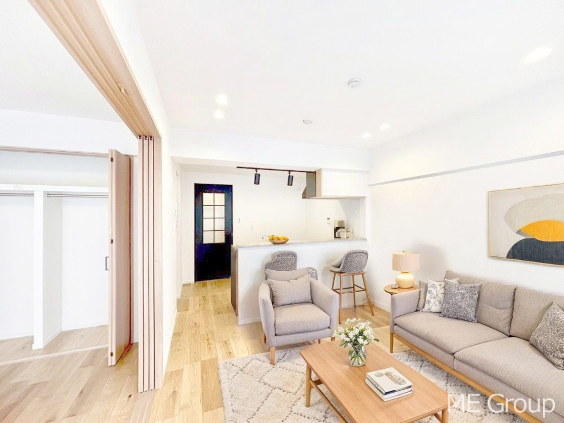 ���r���O �Ƒ��̘a�₩�ȉ�b���������Ă������B�J�����̂��郊�r���O�ł��B���Ƌ��CG�ł�  