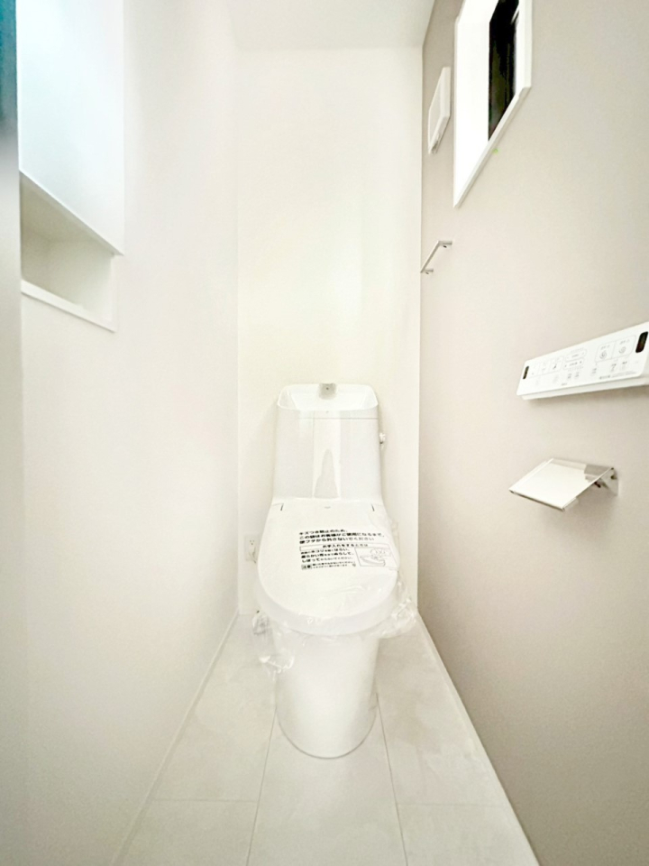 �g�C�� �g�C���͈��S�̂Q�ӏ��I���̃o�^�o�^������S�ł��B 