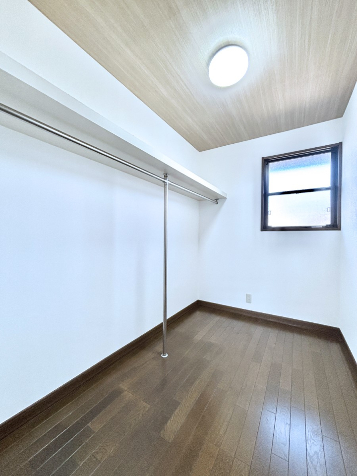 ���̑� �G�߂̈ߗނ��X�b�L�����[�I��e�ʂ̎��[�͂����͓I��WIC�t���ł��B