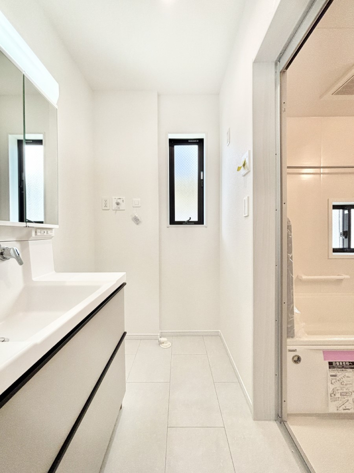 ���ʑ�E���ʏ� �������̂�����K��Ԃł��B�����̐g�x�x���C�����ǂ����g�������܂��B 