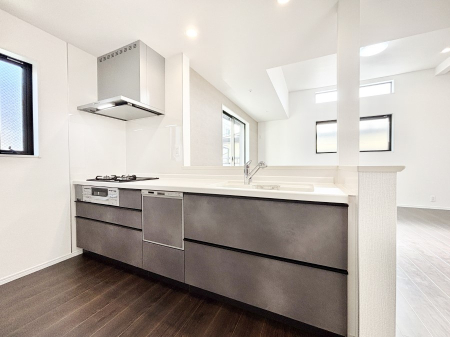 �L�b�`�� ���������Ȃ���ł����Ƒ��Ƃ̉�b���y���߂�ΖʃL�b�`��