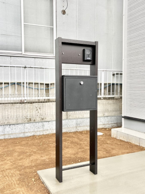 ���̑� �\�D�E�C���^�[�z���E�|�X�g���ЂƂɏW��B�G���g�����X�ɂȂ��ރV���v���f�U�C���B