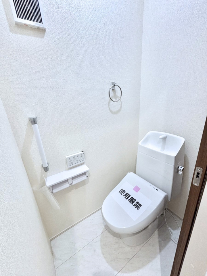 �g�C�� �E�H�V�����b�g�t���g�C����1�K��2�K���ꂼ��ɔz�u����Ă��ĂƂĂ��֗��ł��B 