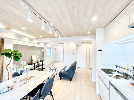 ���̑����� ���Ƒ������R�ƏW�܂�A���₩�ȏ΂����ŕ�܂��e���̋�ԂɂȂ肻���ł��ˁI