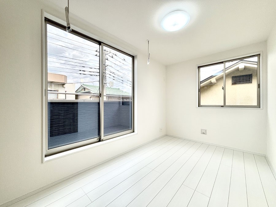 ���̑����� ���邢�o���R�j�[�T�C�h�ɗm����ݒu�B�ڊo�߂̗ǂ��Q���ɁB 