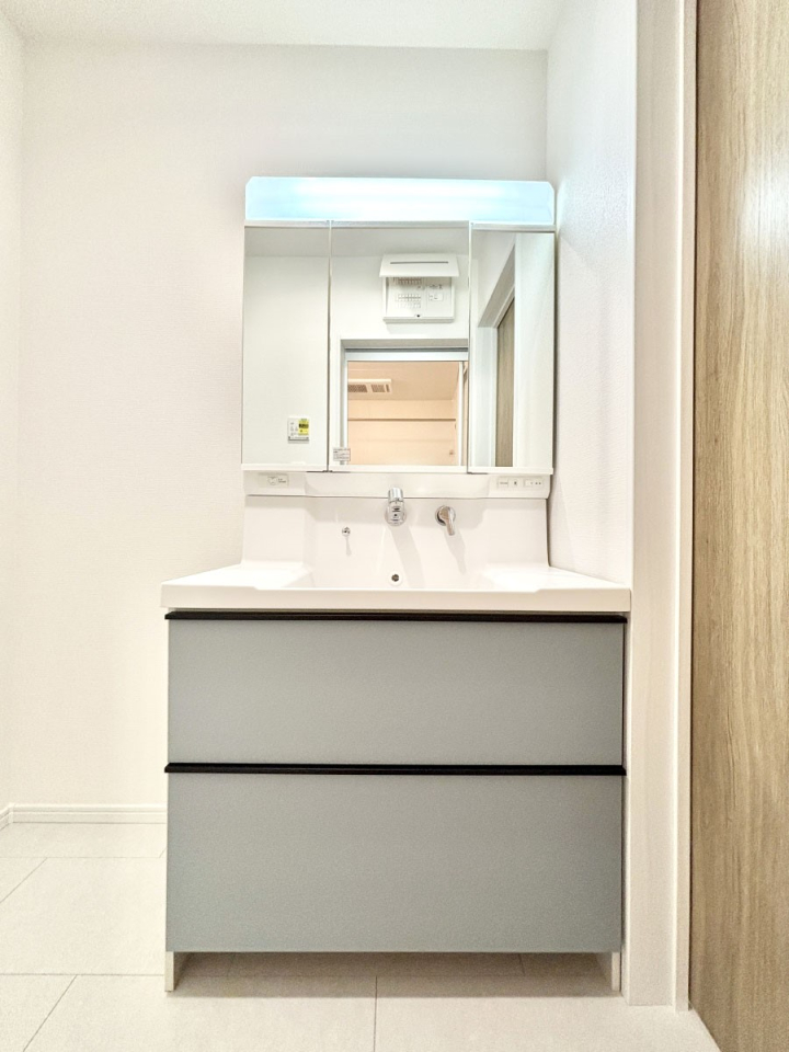 ���ʑ�E���ʏ� �傫�����₷���O�ʋ��Ő�����������ʑ�́A�g�����Ȃ݃`�F�b�N�┧�̂������ɂ������߂ł��B 