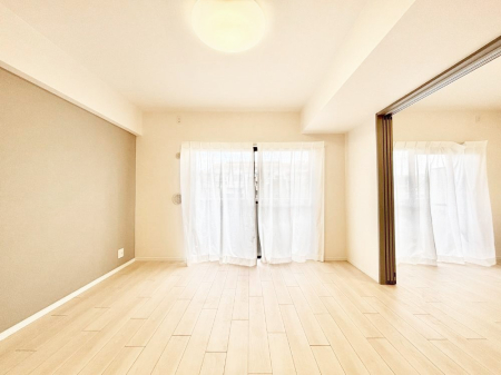 ���r���O �אڂ̗m�����J������΂���ɍL�X��ԂɁB