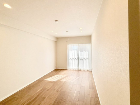 ���̑����� ���邢�z���������A�����̕��͋C�ɖ��������_�C�j���O�B   