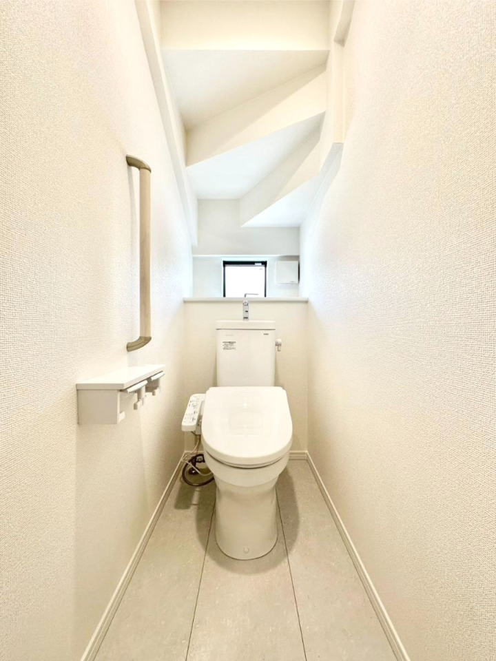 �g�C�� �g�C����1�K��2�K���ꂼ��ɔz�u����Ă��ĂƂĂ��֗��ł��B 