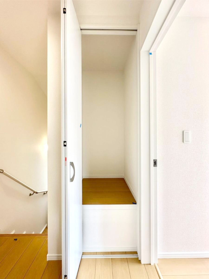 ���̑����� �L�����[�B�|�������G�߂̏��������[���邱�Ƃ��ł��܂��B