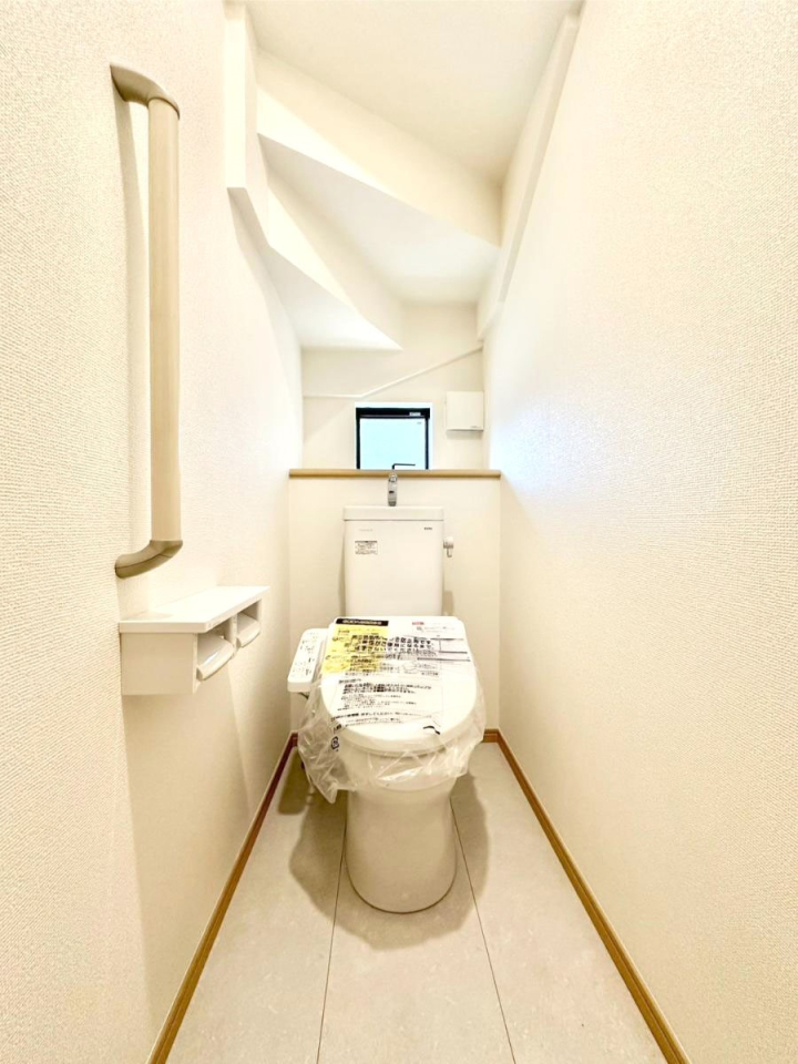 �g�C�� �g�C����1�K��2�K���ꂼ��ɔz�u����Ă��ĂƂĂ��֗��ł��B 