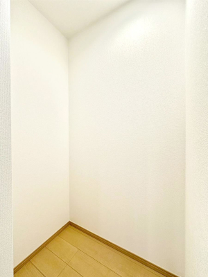 ���̑����� �L�b�`���ɂ̓p���g���[�I�H�ނ̃X�g�b�N�͂������A���p�i�̎��[�Ȃǎg�����͂��낢��I