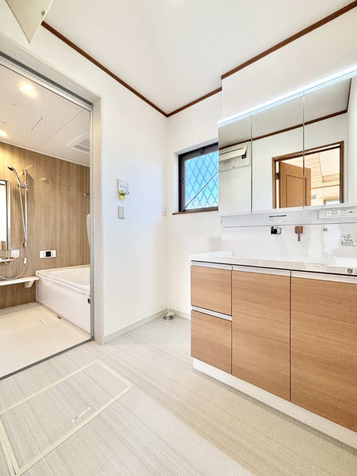 ���ʑ�E���ʏ� ���邢���ʏ��͖����̐g�x�x���y�����ł����Ⴂ�����ł��B