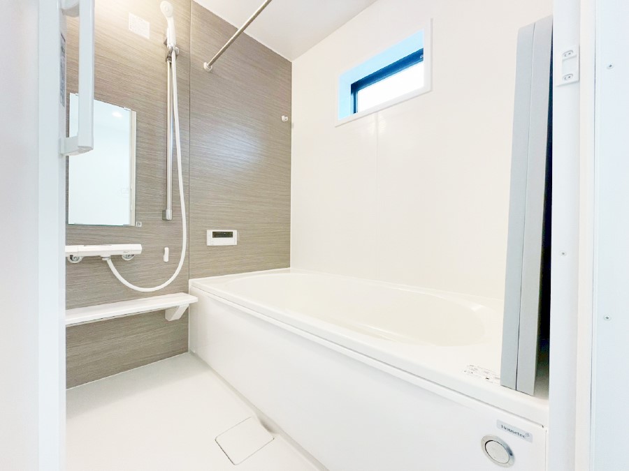 ���� ����̔�������Ă���閾�邢�������̂���o�X���[��