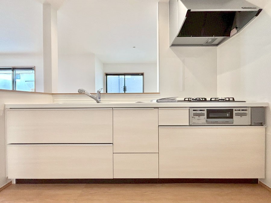 �L�b�`�� ���������Ȃ���ł����Ƒ��Ƃ̉�b���y���߂�ΖʃL�b�`��